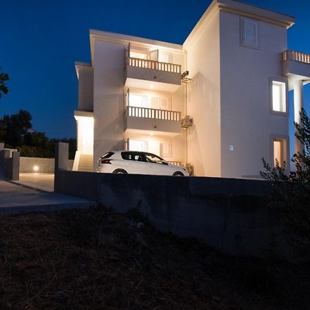 Brand New Aparment With Sea View & Swimming Pool At Ciovo - Villa Fiorentini Trogir Exterior foto