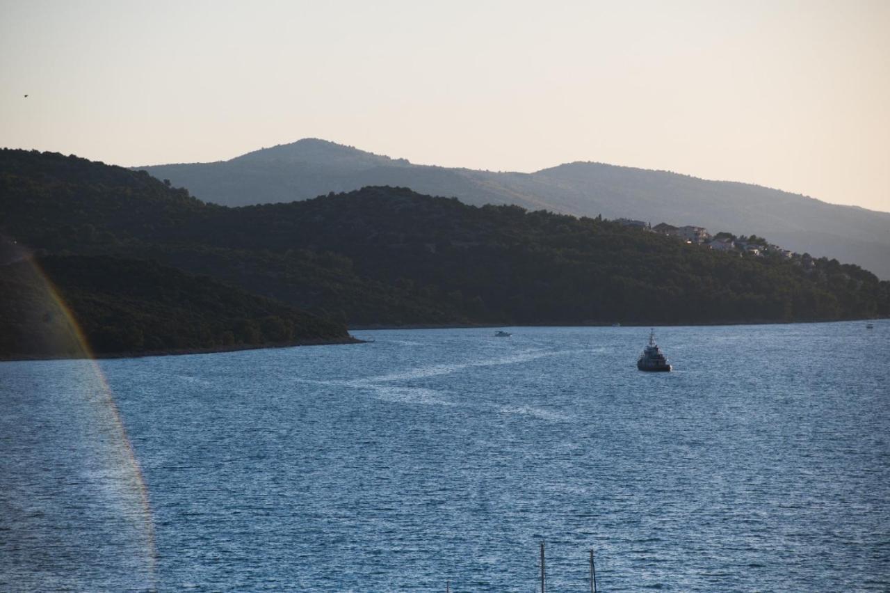 Brand New Aparment With Sea View & Swimming Pool At Ciovo - Villa Fiorentini Trogir Exterior foto
